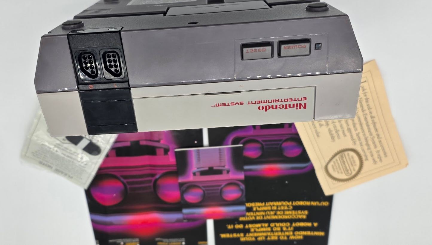 Nintendo NES Deluxe Set with Robot - Complete - RARE!